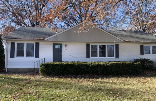 Concordia House | Quaint spacious remodeled home with attached garage, quiet small town get-away