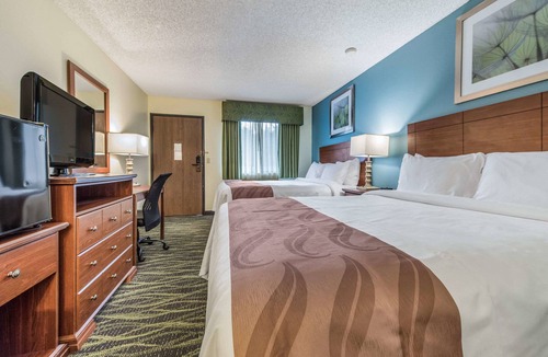 East Lake Hills Hotel | Quality Inn Bellevue