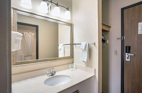 Southwest Area Hotel | Quality Inn Cedar Rapids South