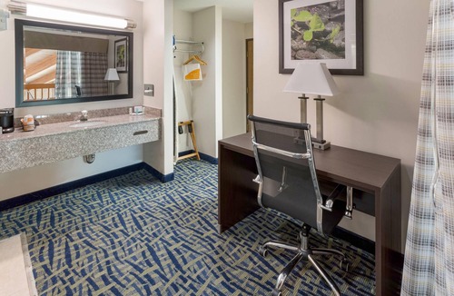 Rochelle Hotel | Quality Inn Rochelle