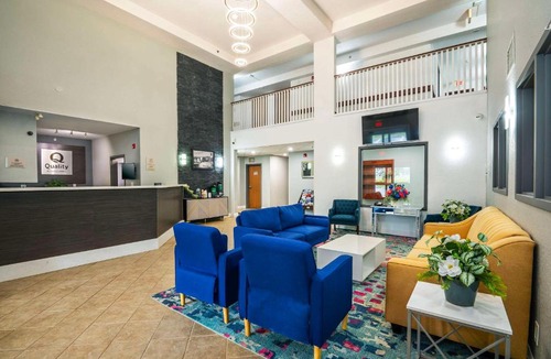 Grimsby Hotel | Quality Inn & Suites