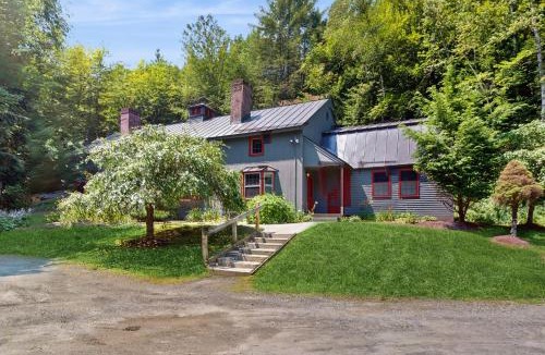 West Hartford Apartment | Quechee Hollow 1F