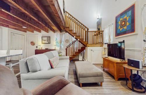 West Hartford Apartment | Quechee Hollow 1F