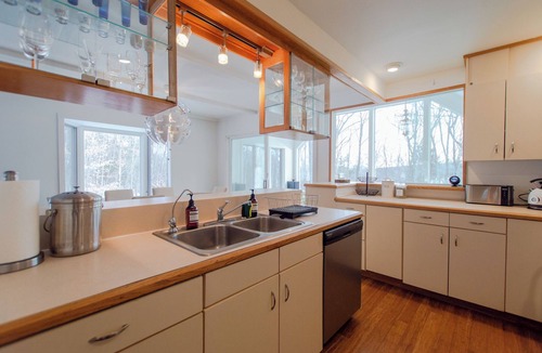 West Hartford House | Quechee Mountain Home w/Jacuzzi, Sunroom, and Private Gymn