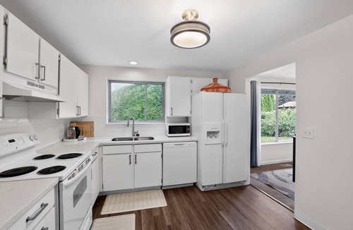 Gresham House | Quiet Gresham Home – Columbia Gorge & Mt Hood
