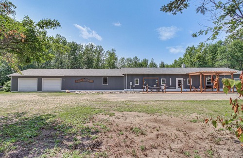 Grand Rapids Cabin | Quiet Lakefront Grand Rapids Cabin on 5 Acres