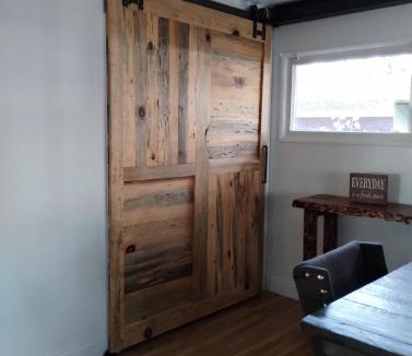 Des Moines House | Quiet Modern Stay Near SeaTac & Hospitals