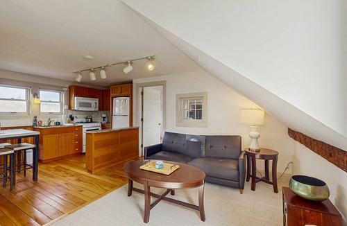 Stowe Area Apartment | Radiant dog-friendly getaway w/a prime location near Stowe Mountain Resort