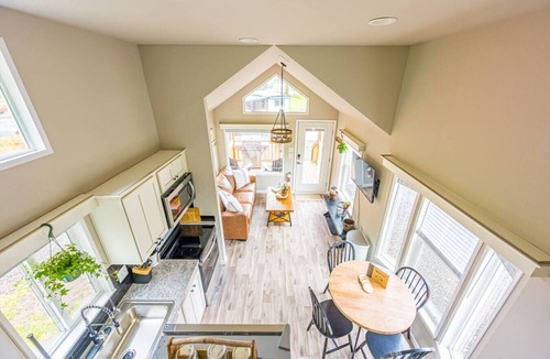 Forks House | Rainforest Tiny Home Retreat: Rustic