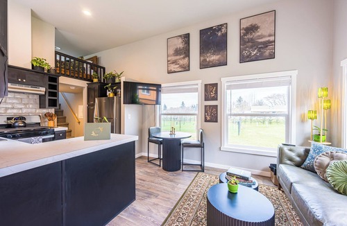 Forks Cabin | Rainforest Tiny Home Retreat Moody Botanical Suite