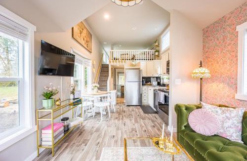 Forks House | Rainforest Tiny Home Retreat #16 Floral Cottage