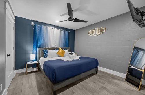 Houston Heights Apartment | Relaxing 2BR Haven in Heights with Pool and Free Parking