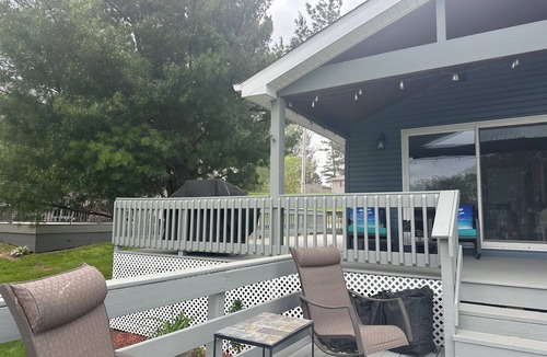 Monticello House | Relaxing Lakefront Escape on Lake Shafer