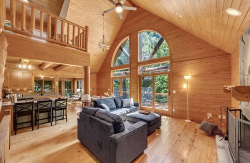 Menard County House | Relaxing Log Home Escape - Sauna, Hot Tub & Billiards!