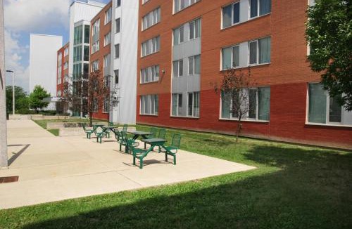 Fletchers Creek South Hotel | Residence & Conference Centre - Brampton