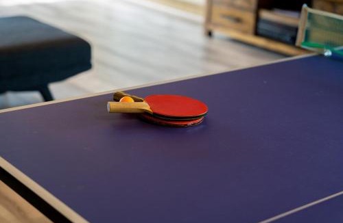 Pakenham House | Resort Experience - Pool, BBQ, Games for family
