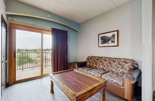 Wisconsin Dells Condo | Resort Studio Comfort Meets Dells Adventure