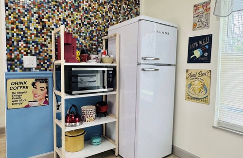Crystal River House | Retro Retreat-Waterfront/Kayaks for 5/Boatslip/bikes