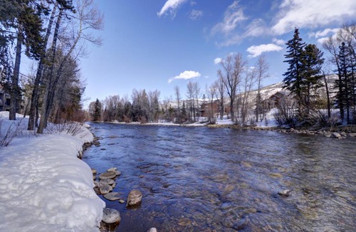 Willow Grove Apartment | River West 515