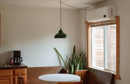 Poynette House | Riverfront Lodging. Beach, Boat, Fish, Hike. #2