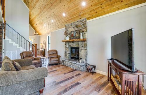 Boswell House | Riverfront Mountain View Cabin w/Deck & Grill!