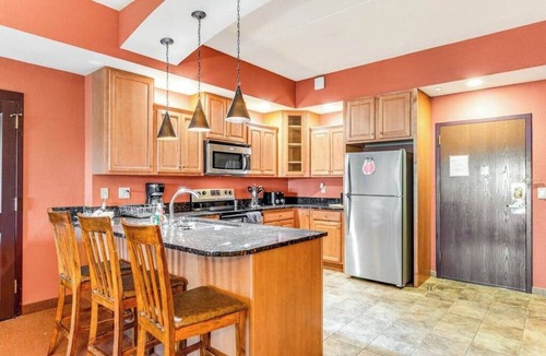 Wisconsin Dells Condo | Riverside Golf Resort Condo with Full Kitchen