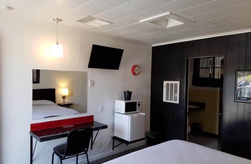 Custer Hotel | Rocket Motel