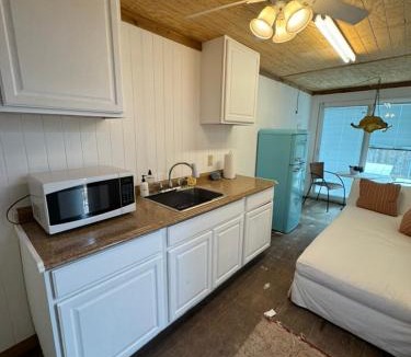 Round Top House | Rocking 40' Container