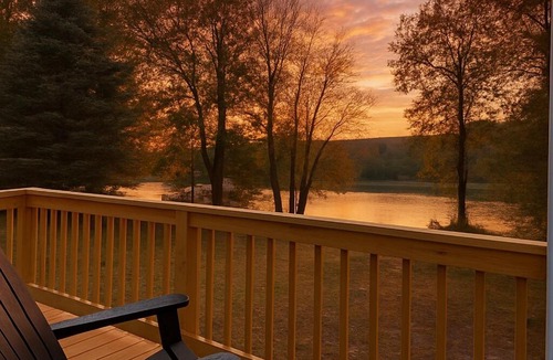 Camptown House | Romantic Riverfront Retreat