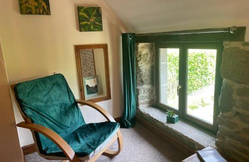 Chalandrey House | Rustic and spacious converted Barn