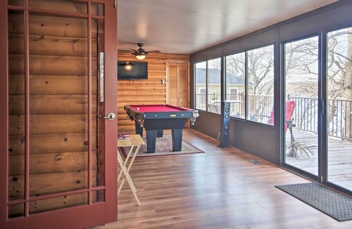 Eucha Cabin | Rustic Eucha Dwelling w/ Balcony, Grand Lake Views