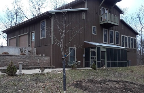 Warrensburg Apartment | Rustic Stay in the Country, One Bedroom with Bath, AC and Wireless Internet