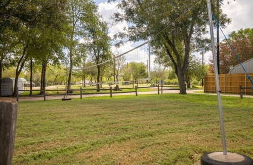 Burnet RV Rental | RV Site - Pull Through 40