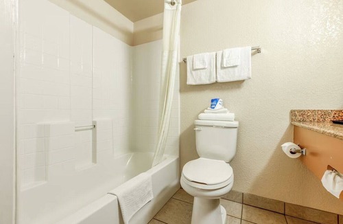 San Clemente Hotel | San Clemente Pier & Restaurants Steps from 2 Queen Beds Room | Free Parking