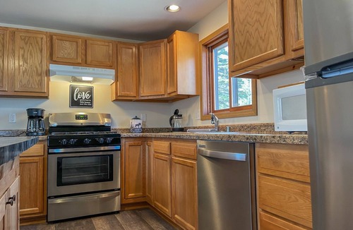 Tofte House | Sawtooth Chalet - Private Wooded Setting - Tofte, MN - Cascade Vacation Rentals