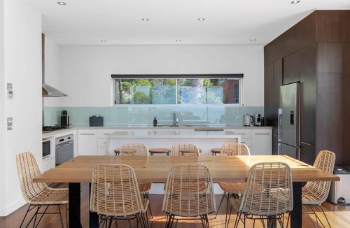 Lorne House | Seasoon