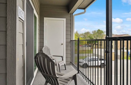 Bryan Condo | SEC Station ~ Efficient & Cozy for a small group!