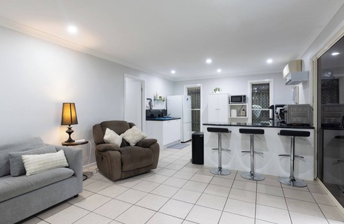 Murarrie House | Self Contained Ground Level Apartment