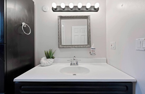 Melancthon Other | Serene Paradise - Farmhouse with Pond & Hottub