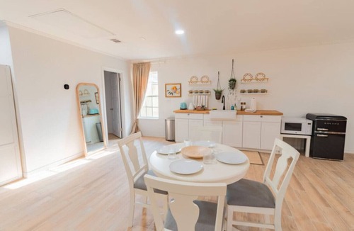East Memphis House | Serene Studio Getaway