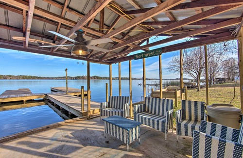 Lone Star Cottage | Shared Dock & Lake Access: Daingerfield Tiny Home