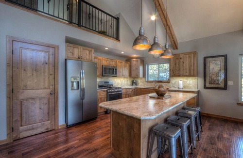 Nemo Cabin | Shiprock Cabin - Modern 3 Bedroom 3.5 bathroom cabin with fire table