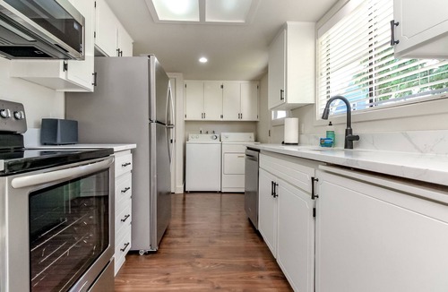 Enumclaw Cottage | Short Walk to Downtown, AC, Coffee Bar, Patio