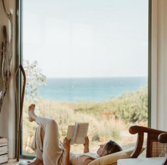 Bicheno House | Silver Moon at Half Moon