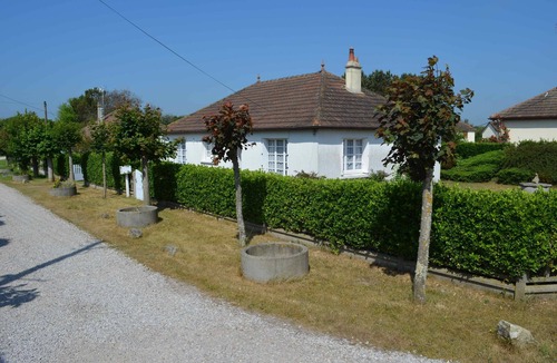 Sainte-Marie-du-Mont House | Single-storey villa, 50 metres from the beach, with enclosed grounds