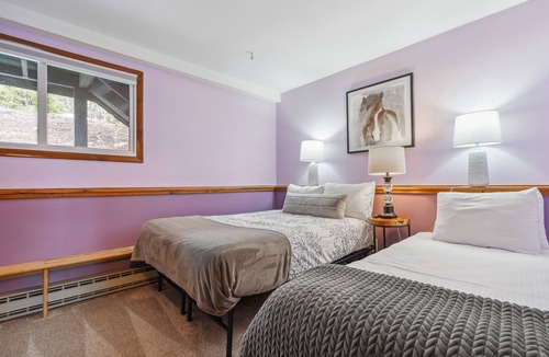West Hartford Condo | Ski-in/Ski-out Quechee Condo - 2BR/2.5BA