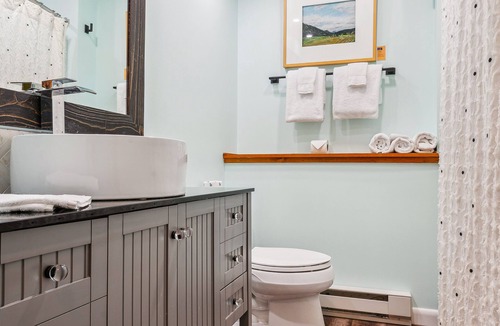 West Hartford Condo | Ski-in/Ski-out Quechee Condo - 2BR/2.5BA