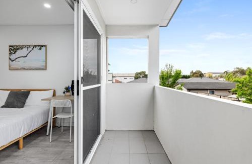 Revesby House | Sleek & Comfortable Double Room at Revesby with Shared Amenities