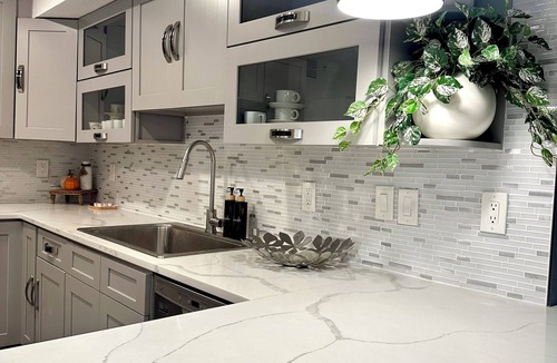 Fairview Shores House | Sleek, Spacious & Central – Your Ideal Getaway