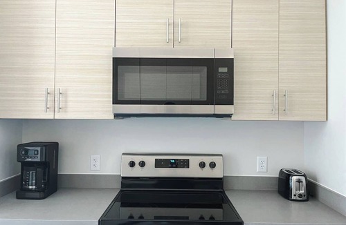 Des Moines Apartment | Sleepover | Cityscape Studio and Gym - Des Moines
